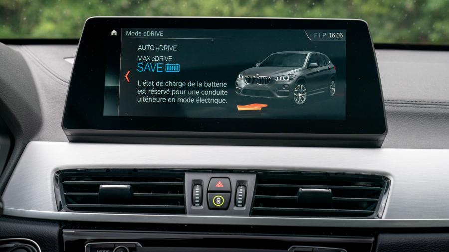 Детали интерьера BMW X1 xDrive25e M Sport (F48) 2019 года  (WW) (фото 20 из 22)
